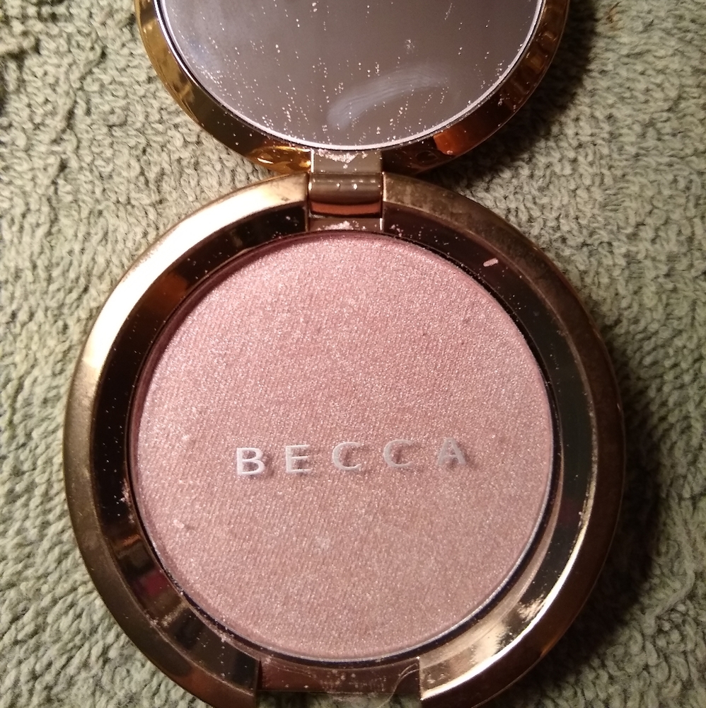 Becca light chaser highlighter